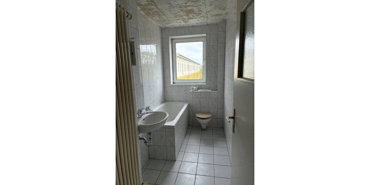 Etagenwohnung Dessau-Roßlau Innenstadt - 2 Zimmer, 48 m&sup2;, 388&euro; | Angebot:26377284