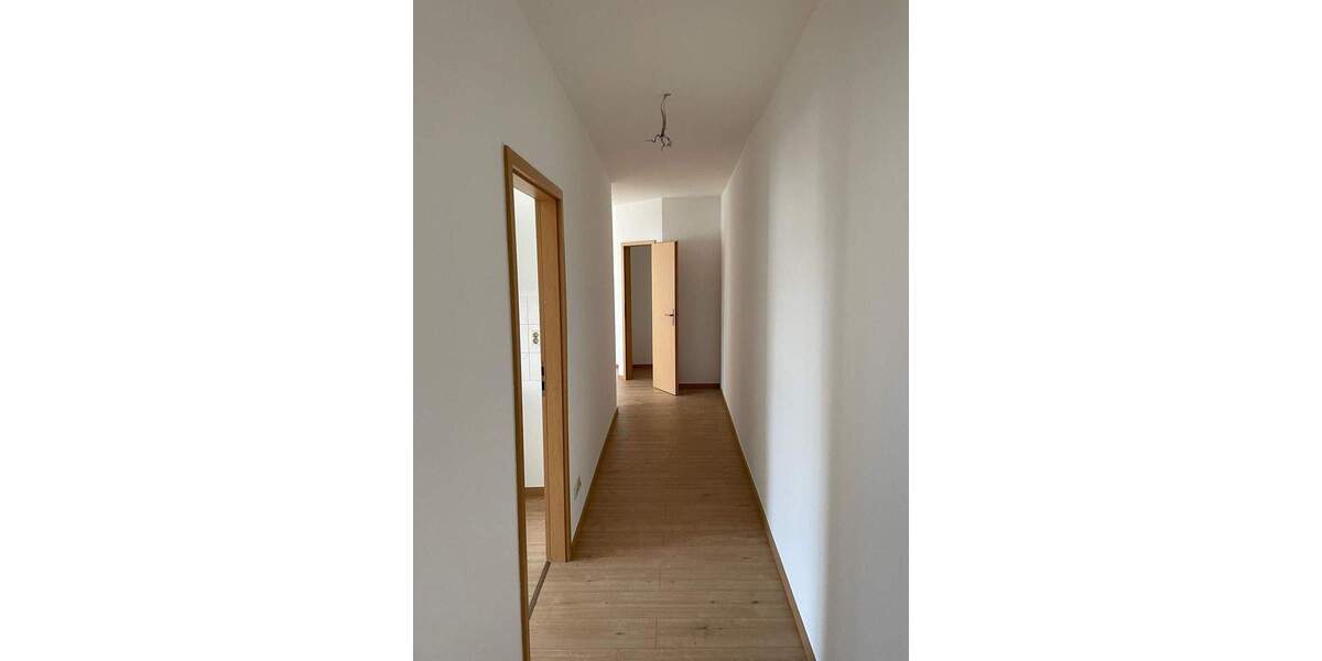 Etagenwohnung Roßwein - 3 Zimmer, 70 m&sup2;, 385&euro; | Angebot:25999174