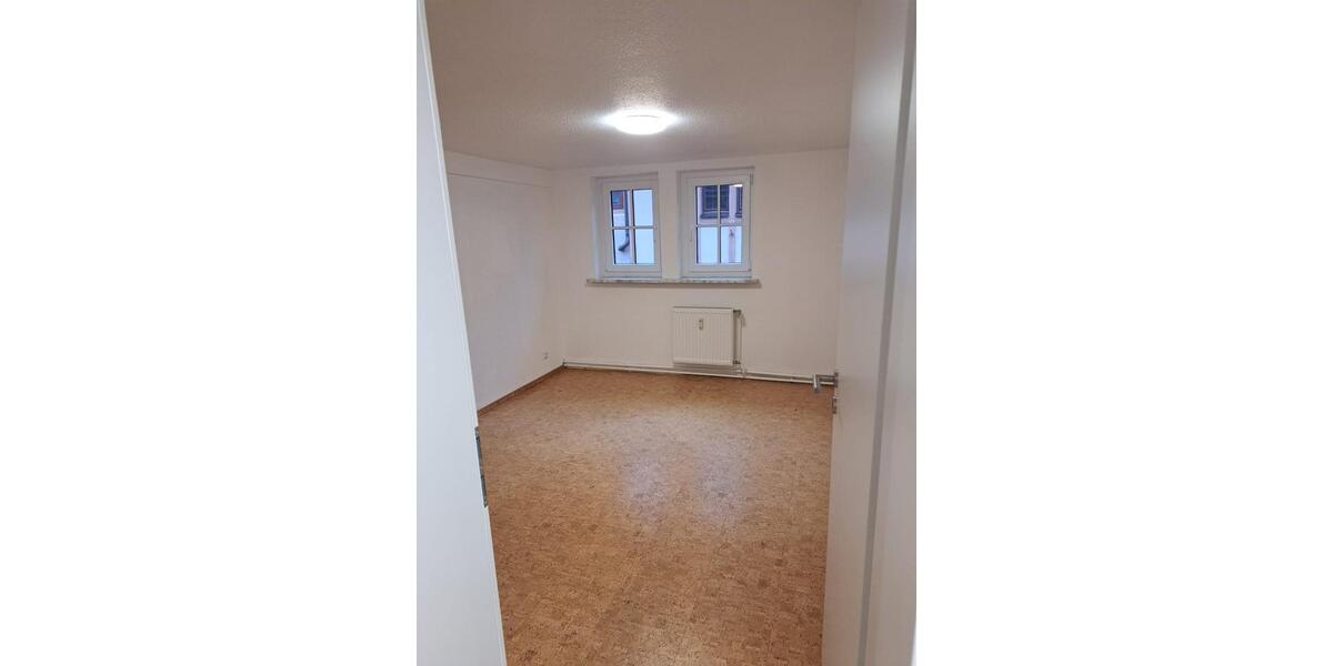 Sehr schöne 5-Zimmer-Altbauwohnung 5 zimmer