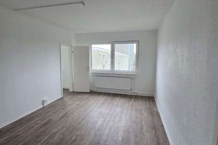 Wohnung Schwerin Mueßer Holz - 3 Zimmer, 63 m&sup2;, 438&euro; | Angebot:27014310