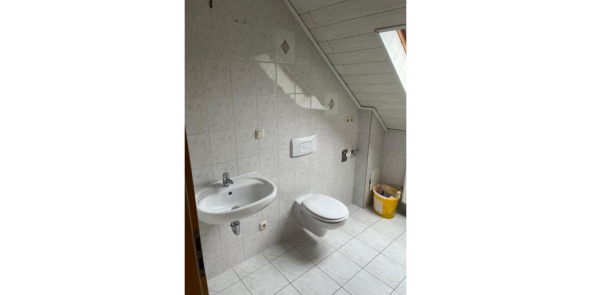 Dachgeschoßwohnung Triptis - 3 Zimmer, 72 m&sup2;, 490&euro; | Angebot:24712626