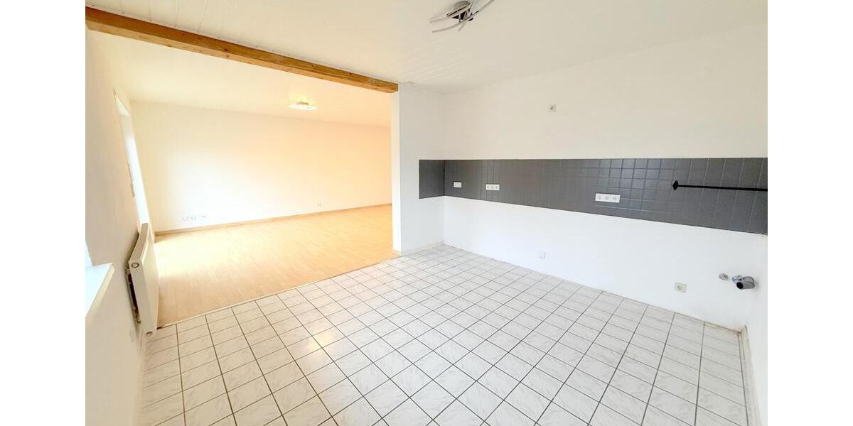 Helle 85m² Whg.frisch renoviert inkl. Vollbad,Gäste WC & Rolläden 3 zimmer