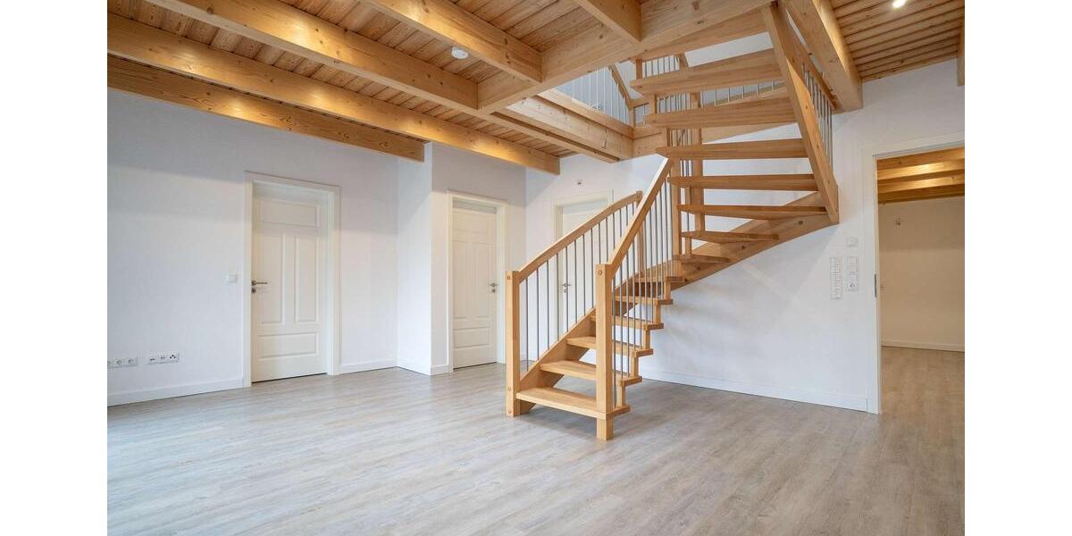 Dachgeschoßwohnung Hage - 3 Zimmer, 93 m&sup2;, 895&euro; | Angebot:25057172