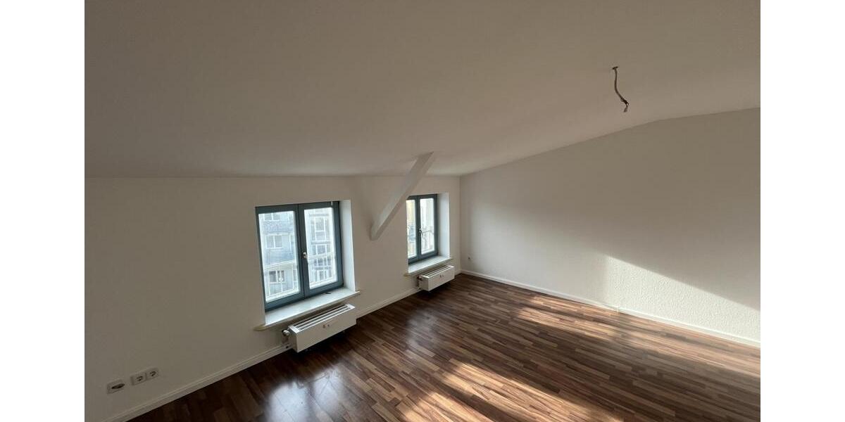 Dachgeschoßwohnung Güstrow - 1.5 Zimmer, 39 m&sup2;, 280&euro; | Angebot:24553104