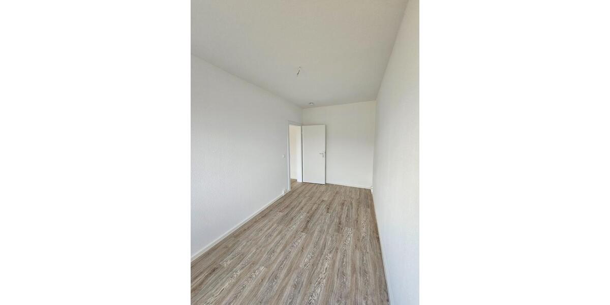 Etagenwohnung Eberswalde - 4 Zimmer, 72 m&sup2;, 680&euro; | Angebot:25855424