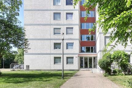 “Großzügige WG-Zimmer für 3 Person