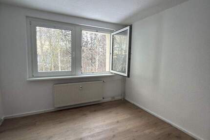 Wohnung Groß Mohrdorf - 3 Zimmer, 61 m&sup2;, 398&euro; | Angebot:25916498