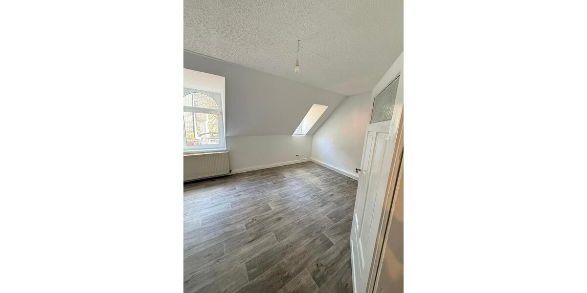 Dachgeschoßwohnung Idar-Oberstein Oberstein - 3 Zimmer, 80 m&sup2;, 500&euro; | Angebot:26000140