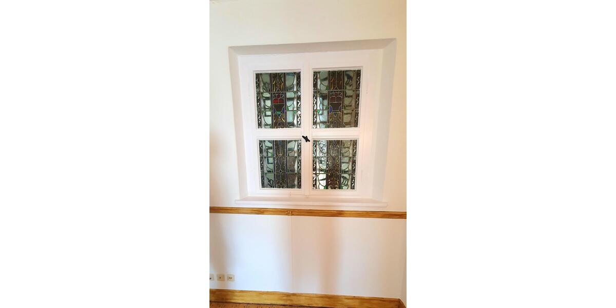 Exklusive 5-Zimmer-Wohnung in schöner Villa. Mit eigenem Gartenbereich und Garage. 5 zimmer