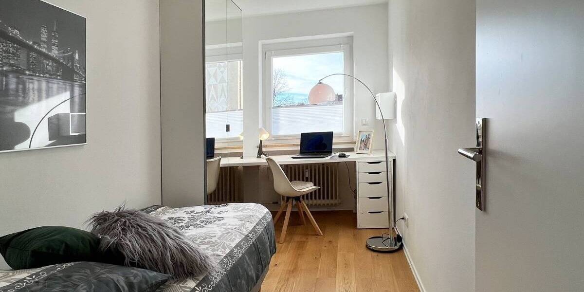 Etagenwohnung München Schwabing-Freimann - 4 Zimmer, 92 m&sup2;, 3.000&euro; | Angebot:26420182