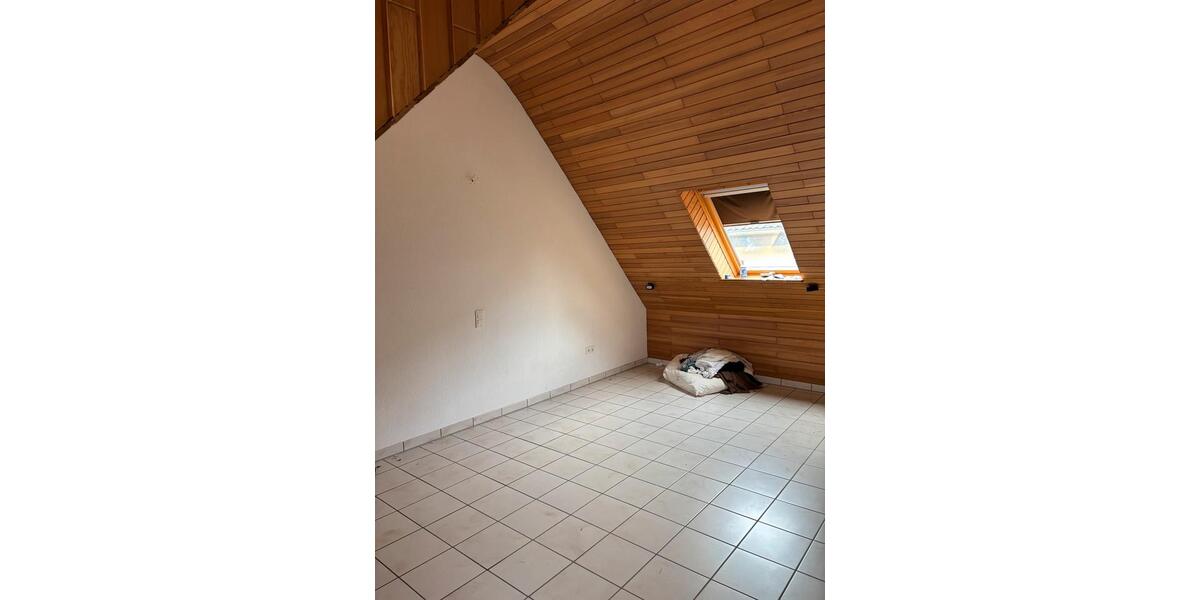 Etagenwohnung Wachtberg - 4 Zimmer, 100 m&sup2;, 1.150&euro; | Angebot:26408173