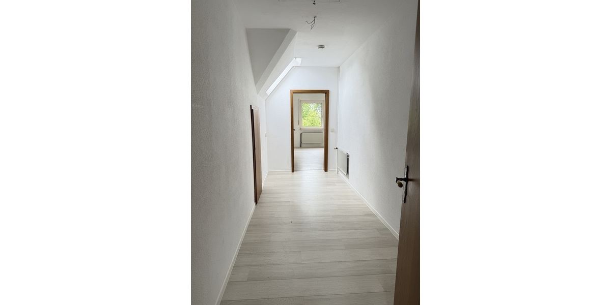 Oberwohnung mit Balkon am Obenende in zentraler Lage - Dachgeschoßwohnung Papenburg | Angebot:26095806