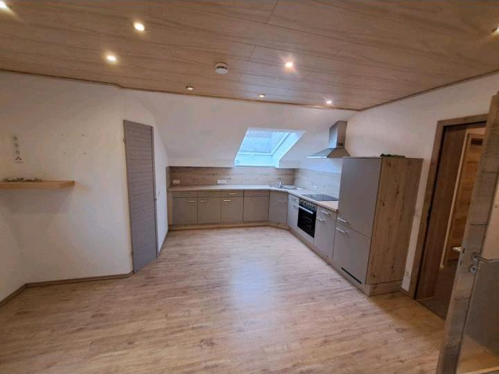 Schöne helle DG - Wohnung
