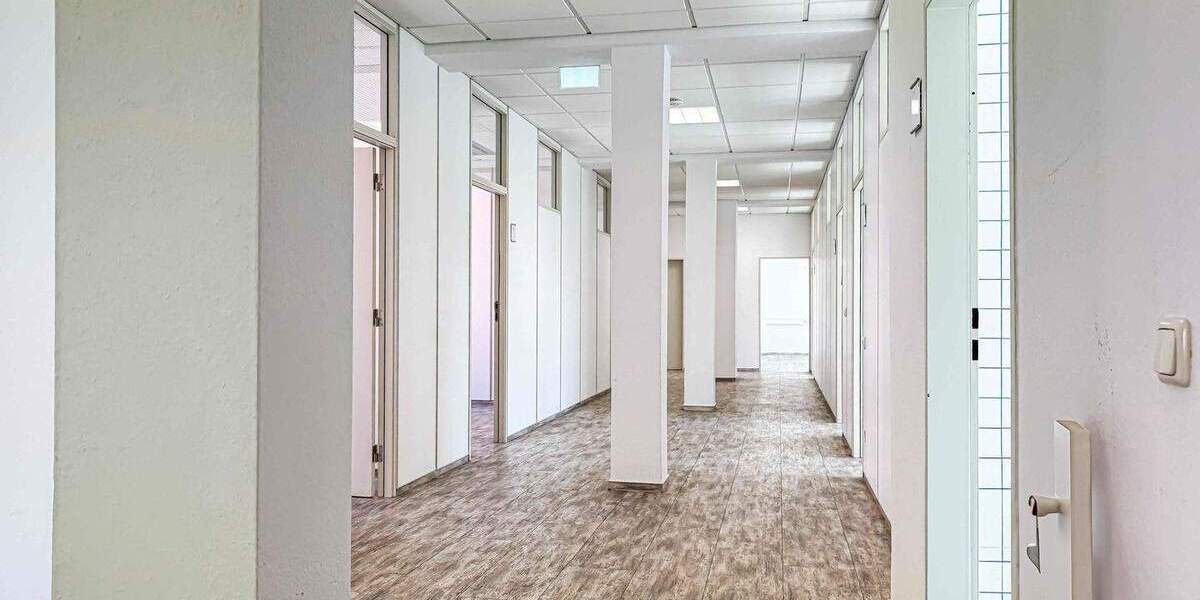 Gewerbeobjekt Kiel Exerzierplatz - 9 Zimmer, 245 m&sup2;, 3.400&euro; | Angebot:25666595