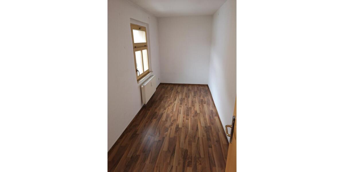 Dachgeschoßwohnung Querfurt - 3 Zimmer, 60 m&sup2;, 340&euro; | Angebot:25887272