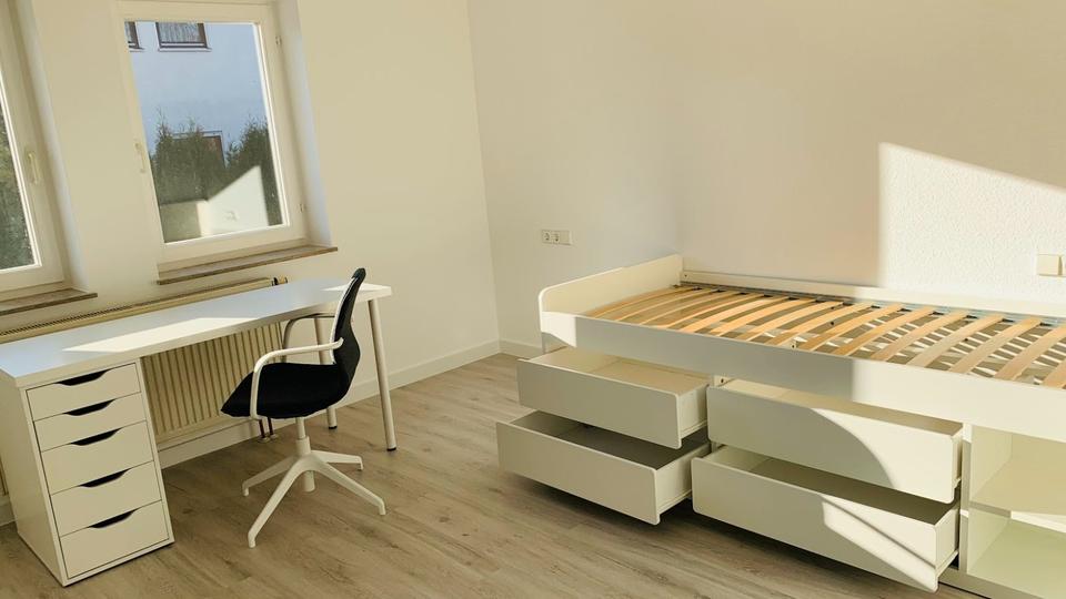 Wohnen auf Zeit Reutlingen Reutlingen (Kernstadt) - 1 Zimmer, 10 m&sup2;, 490&euro; | Angebot:25832164