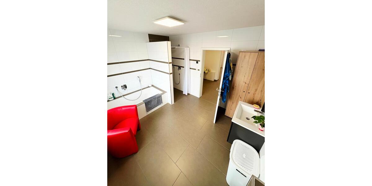 Etagenwohnung Wörth am Rhein - 5 Zimmer, 198 m&sup2;, 1.980&euro; | Angebot:26700500