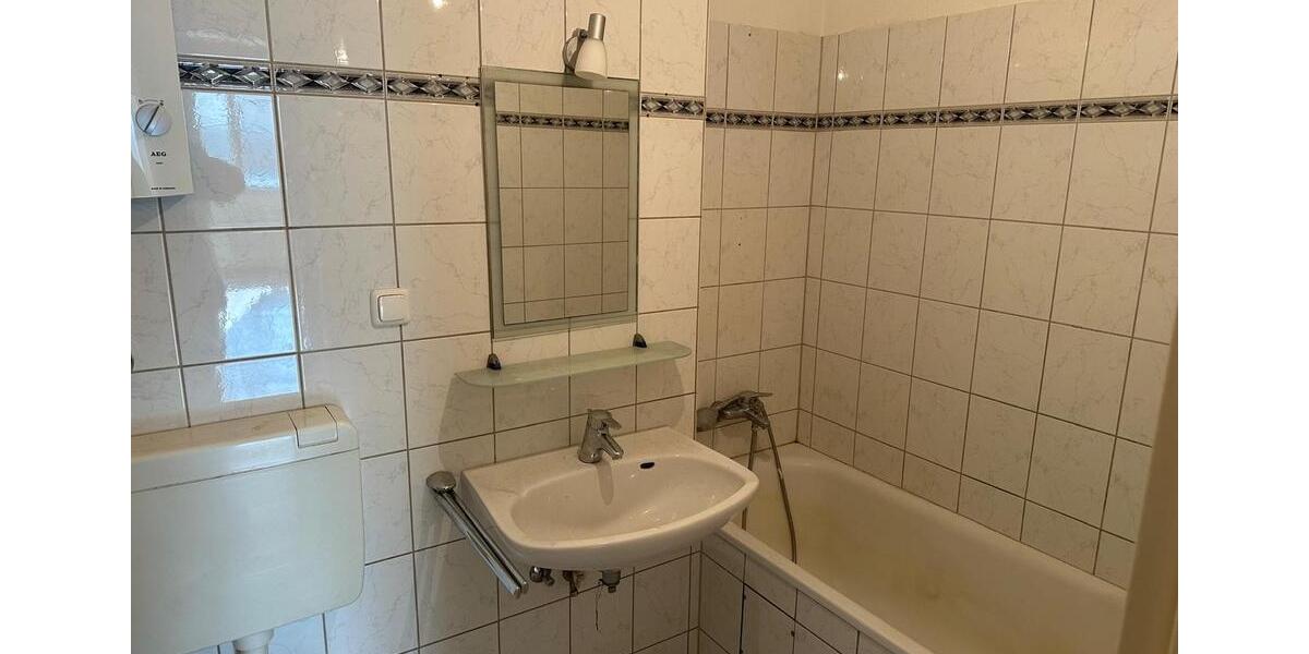 Etagenwohnung Duisburg Hamborn - 2 Zimmer, 65 m&sup2;, 420&euro; | Angebot:26619375