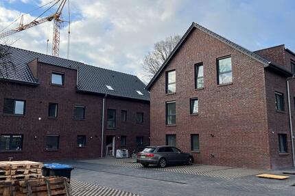 Haus Edewecht - 5 Zimmer, 158 m&sup2;, 1.840&euro; | Angebot:24745991