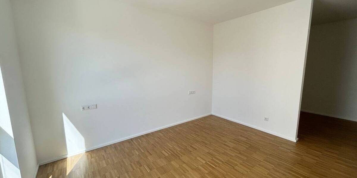 Etagenwohnung Stuttgart Untertürkheim - 3 Zimmer, 118 m&sup2;, 1.990&euro; | Angebot:25672148