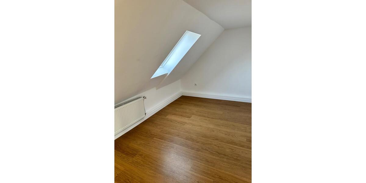 Dachgeschoßwohnung Suhlendorf - 4 Zimmer, 83 m&sup2;, 670&euro; | Angebot:26239057