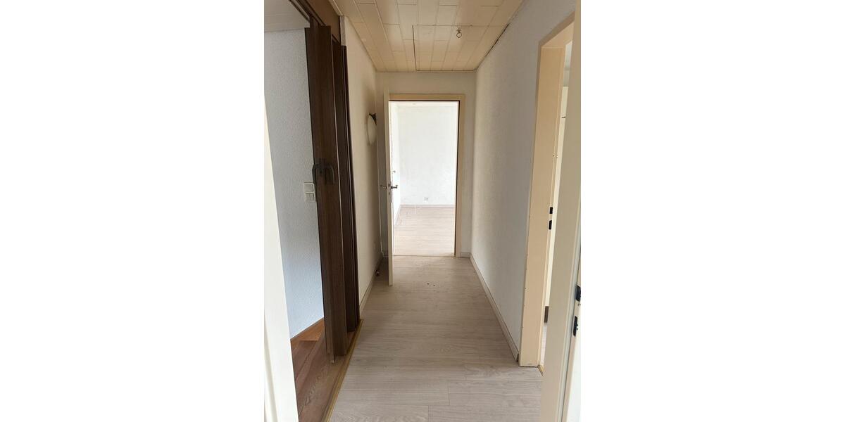 Etagenwohnung Viernheim - 4 Zimmer, 120 m&sup2;, 1.350&euro; | Angebot:26041316