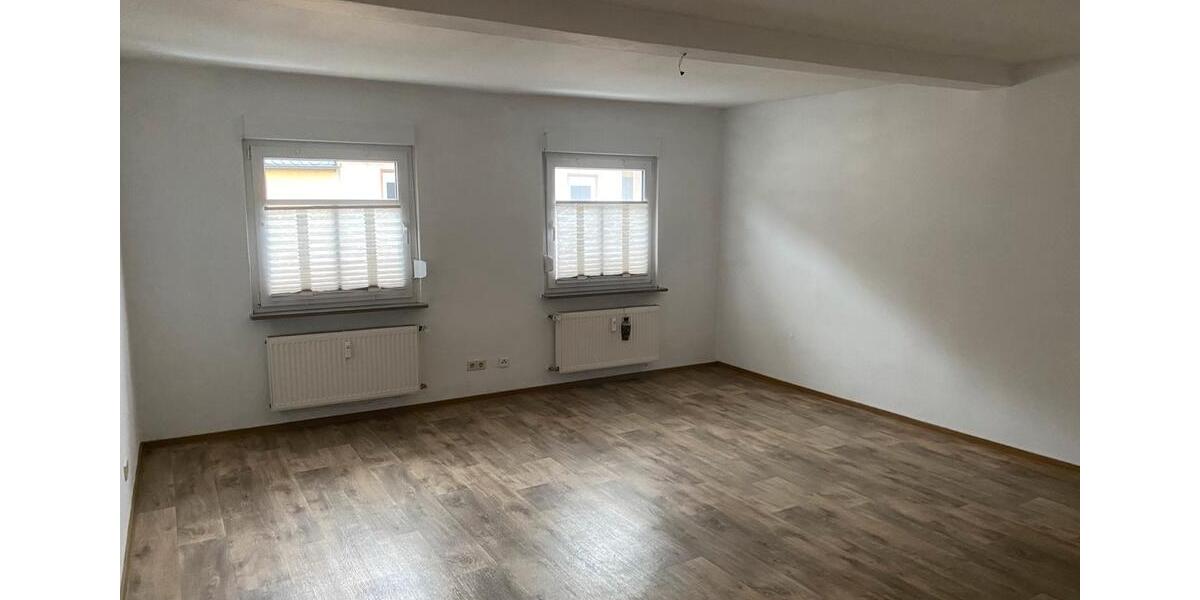 Dachgeschoßwohnung Briedel - 3 Zimmer, 82 m&sup2;, 650&euro; | Angebot:25830725