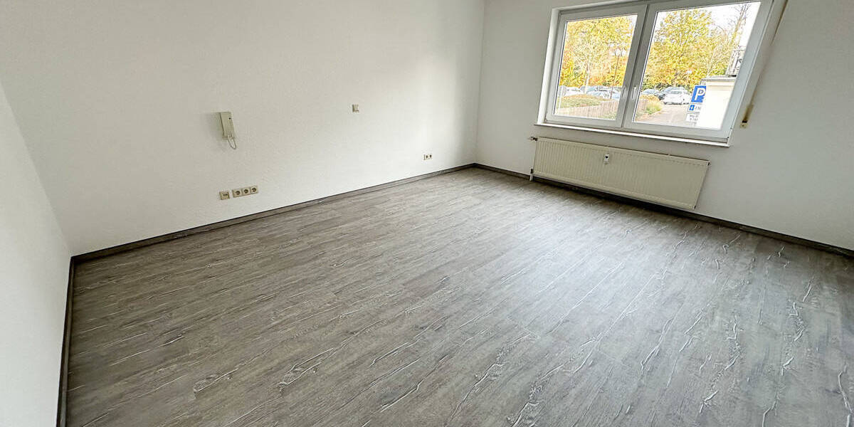 Etagenwohnung Glauchau - 2 Zimmer, 79 m&sup2;, 395&euro; | Angebot:25688144