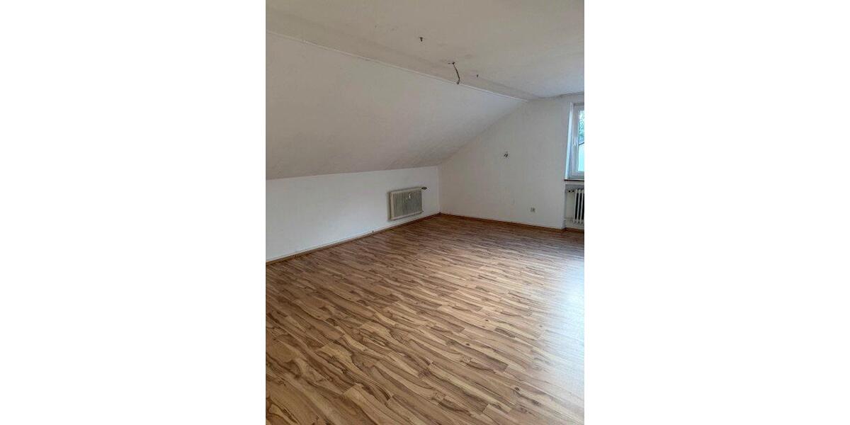 Dachgeschoßwohnung Kronach - 4 Zimmer, 86 m&sup2;, 550&euro; | Angebot:26233550