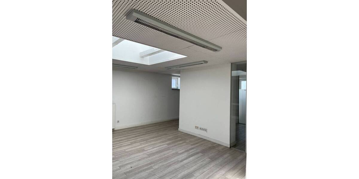 Gewerbeobjekt Hannover Kirchrode - 3 Zimmer, 100 m&sup2;, 1.450&euro; | Angebot:26141005