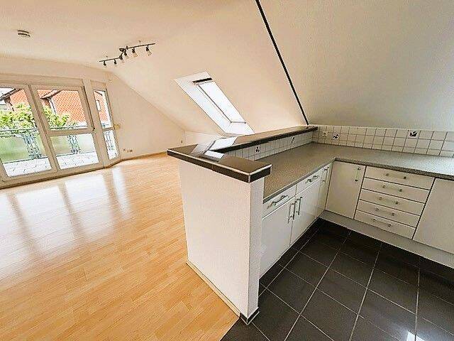 Etagenwohnung Neckarsulm Obereisesheim - 3 Zimmer, 101 m&sup2;, 1.100&euro; | Angebot:26657101