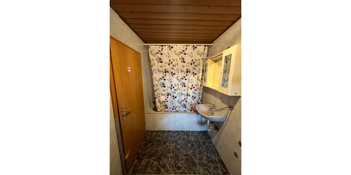 Wohnen auf Zeit Ustersbach - 5 Zimmer, 15 m&sup2;, 20&euro; | Angebot:25540379