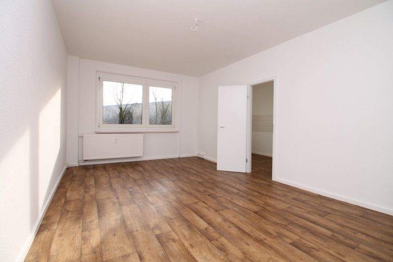 Etagenwohnung Leipzig Grünau-Ost - 3 Zimmer, 66 m&sup2;, 418&euro; | Angebot:25267883