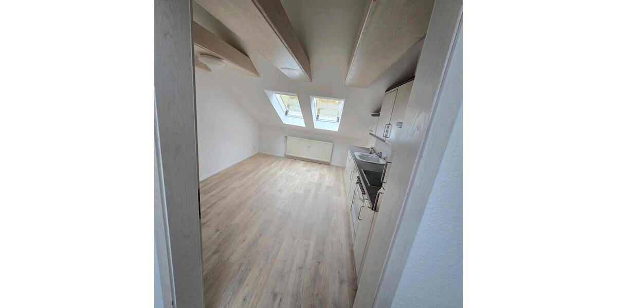 Dachgeschoßwohnung Weißenburg in Bayern - 1 Zimmer, 75 m&sup2;, 700&euro; | Angebot:25058097