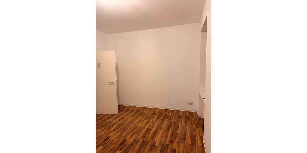 Etagenwohnung Heusweiler - 4 Zimmer, 100 m&sup2;, 1.000&euro; | Angebot:26432673
