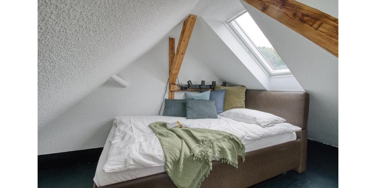 STILVOLLES, MÖBLIERTES ATELIER MIT GALERIEEBENE 1 zimmer