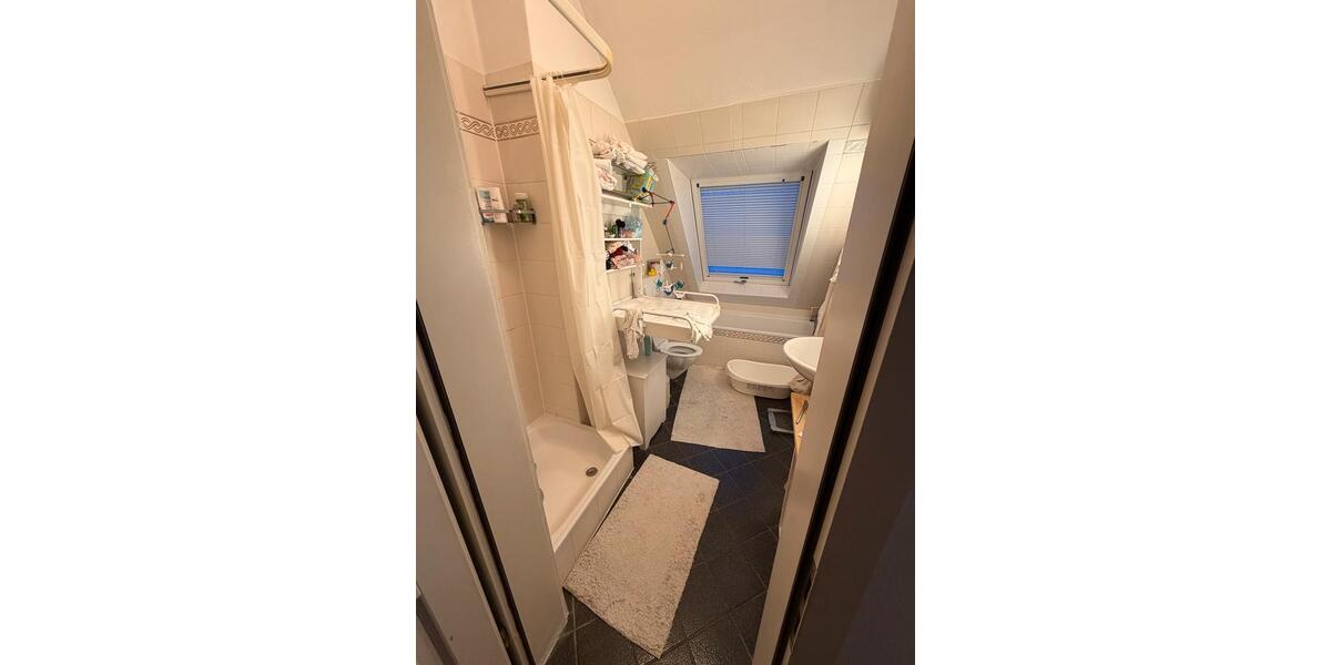 Dachgeschoßwohnung Frankfurt am Main Bockenheim - 3.5 Zimmer, 100 m&sup2;, 1.900&euro; | Angebot:25055628