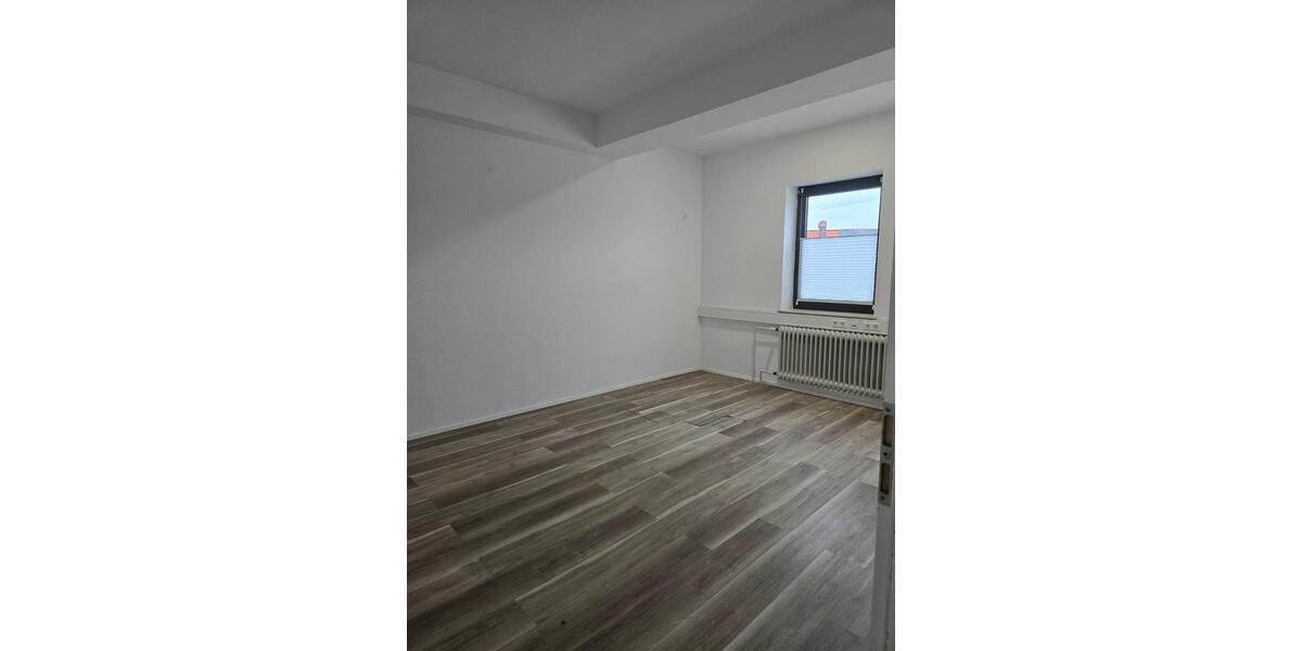 Etagenwohnung Wolfhagen - 7 Zimmer, 175 m&sup2;, 1.100&euro; | Angebot:26692929