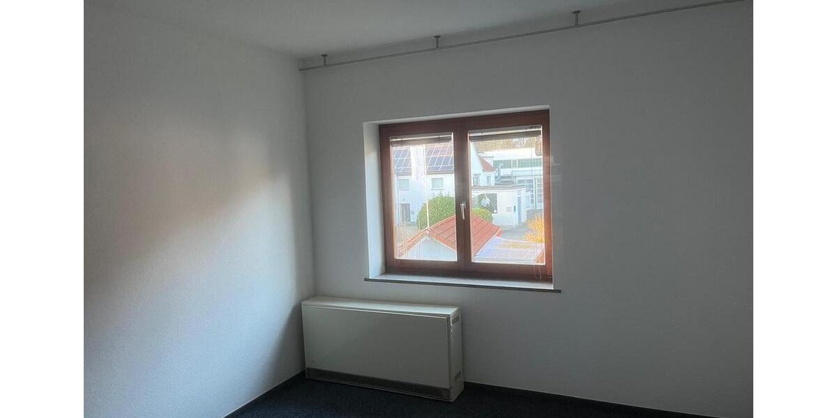 Wohnen auf Zeit Altenbeken - 9 Zimmer, 280 m&sup2;, 150&euro; | Angebot:25408573