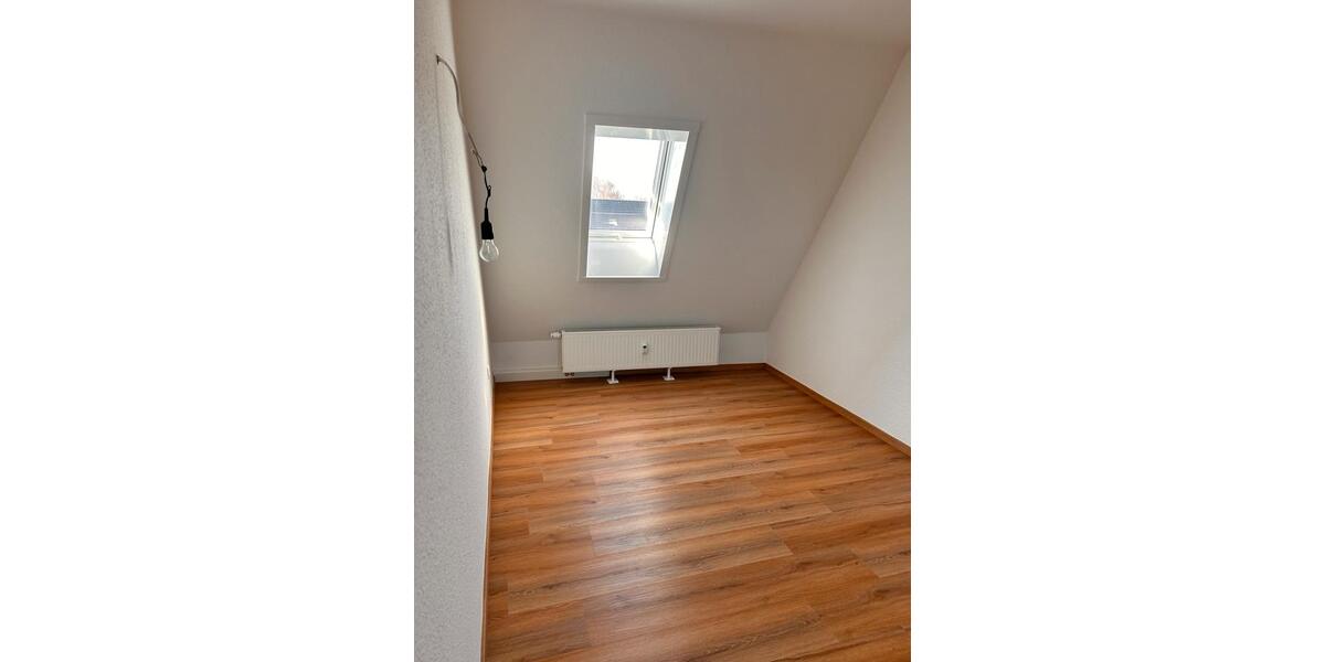 Dachgeschoßwohnung Zörbig - 3 Zimmer, 90 m&sup2;, 570&euro; | Angebot:26564623