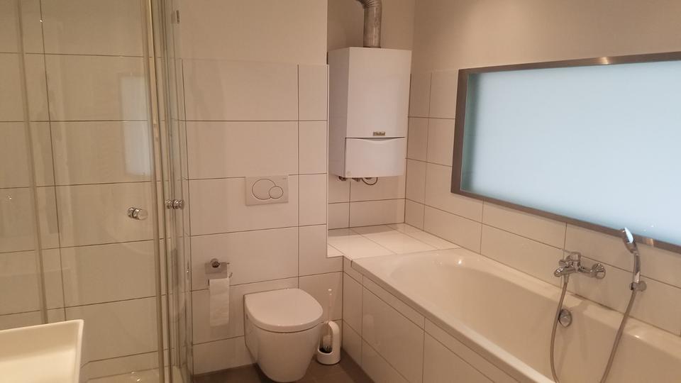 83m2 helle, sonnige 2 Zimmer Whg. mit sehr grossen 45m2 Südbalkon