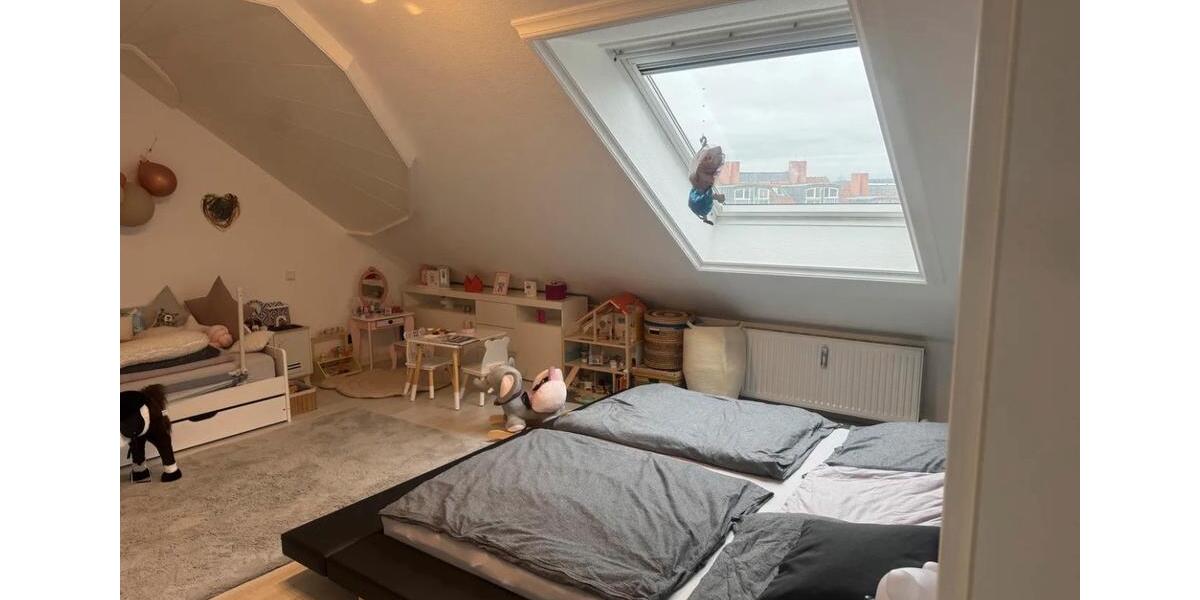 Dachgeschoßwohnung Bayreuth Meyernberg - 5 Zimmer, 160 m&sup2;, 2.097&euro; | Angebot:26563231