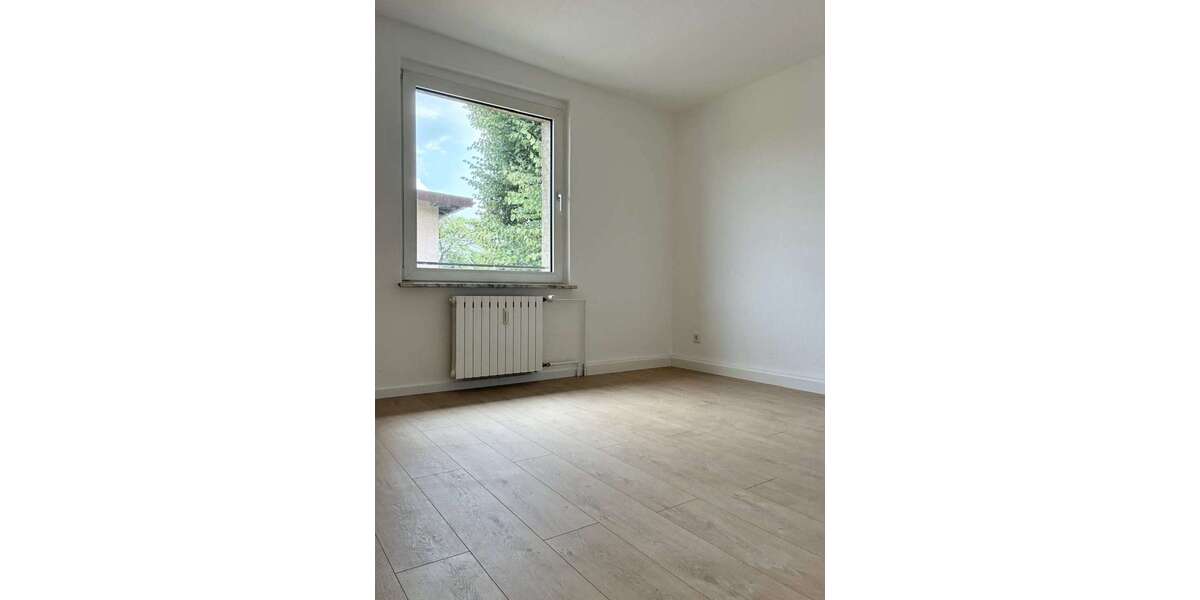 Etagenwohnung Duisburg Untermeiderich - 2 Zimmer, 33 m&sup2;, 340&euro; | Angebot:27201025