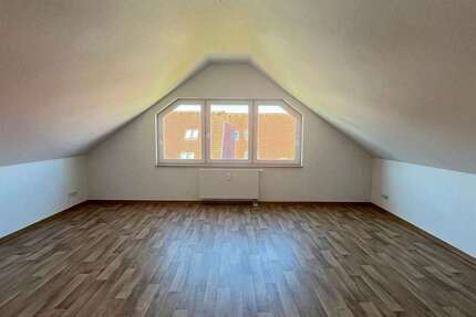 Wohnung Halberstadt - 3 Zimmer, 76 m&sup2;, 419&euro; | Angebot:26758246