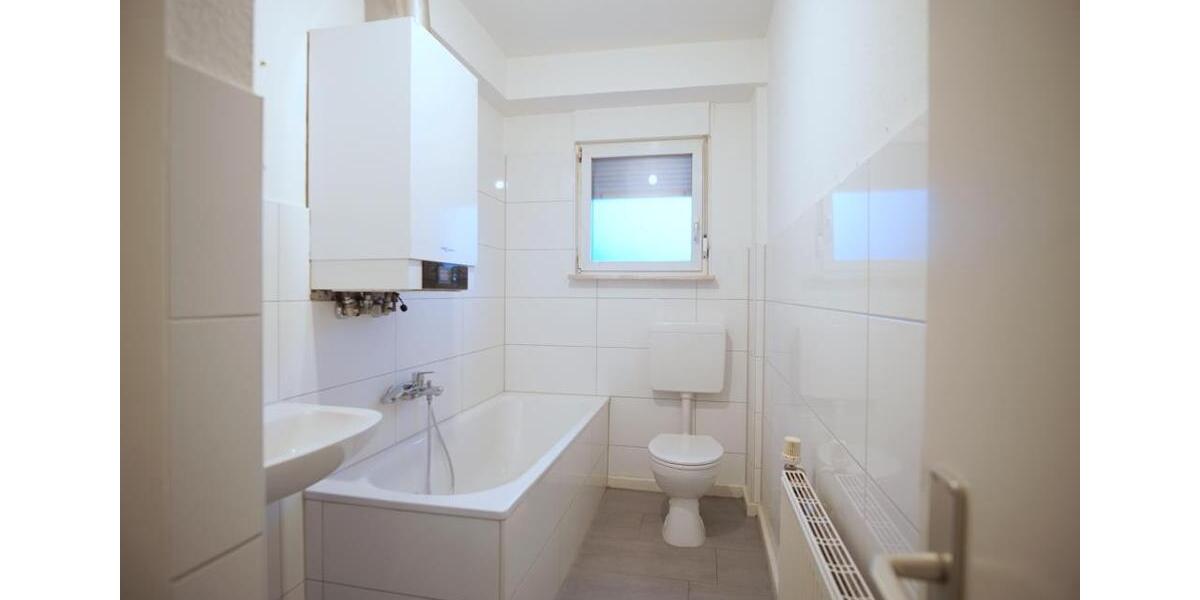 ~ Gepflegte Etagenwohnung mit Laminat und toller Aufteilung ~ 3 zimmer