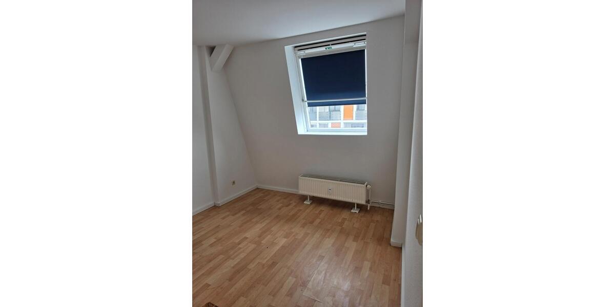 Dachgeschoßwohnung Dessau-Roßlau Roßlau - 2 Zimmer, 42 m&sup2;, 330&euro; | Angebot:26544739