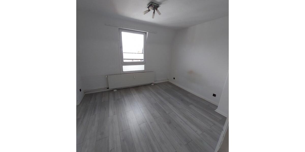 Dachgeschoßwohnung Flensburg - 2 Zimmer, 45 m&sup2;, 495&euro; | Angebot:26115820