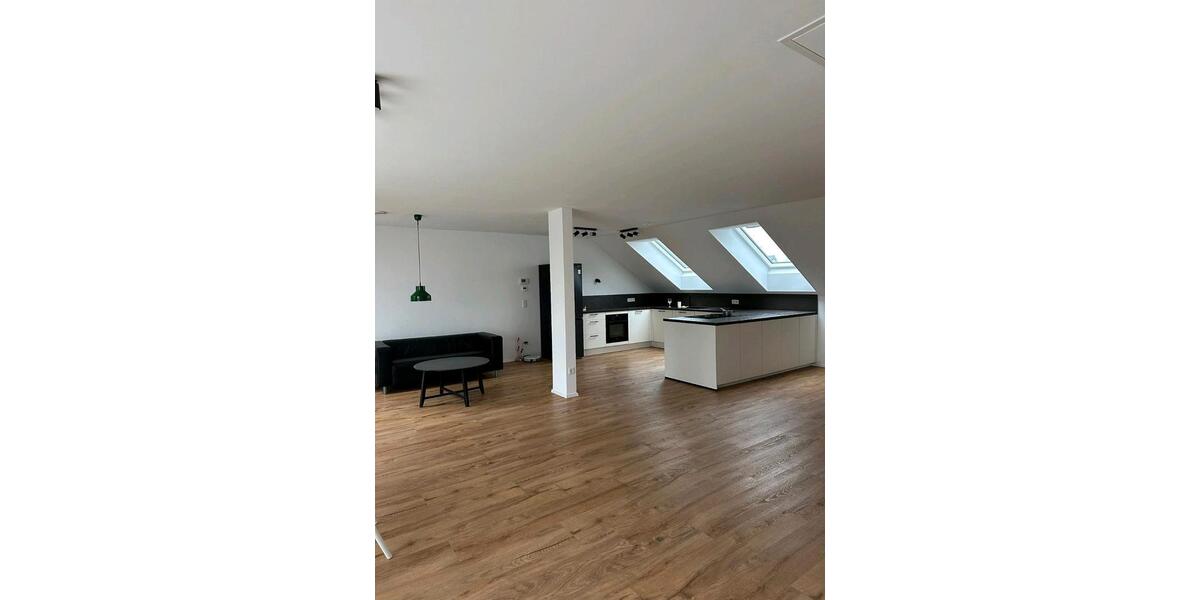 Dachgeschoßwohnung Lippstadt - 4 Zimmer, 130 m&sup2;, 1.100&euro; | Angebot:25151049