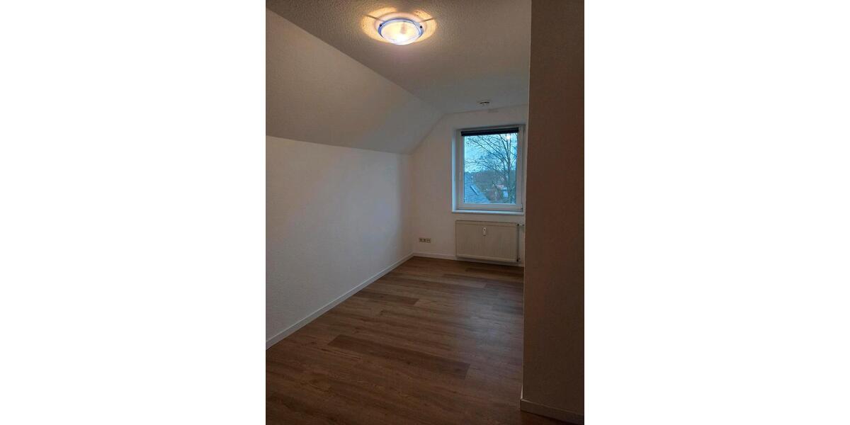 Anfrage Stop-Helle 3-Zimmer-Wohnung+Garage in ruhiger Lage – 82m² 3 zimmer