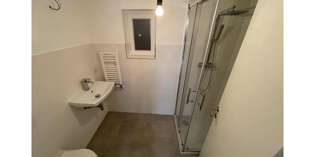 EFH, 5 ZKB , 140qm , 2 Bäder , 2 Parkplätze zu vermieten 2 zimmer